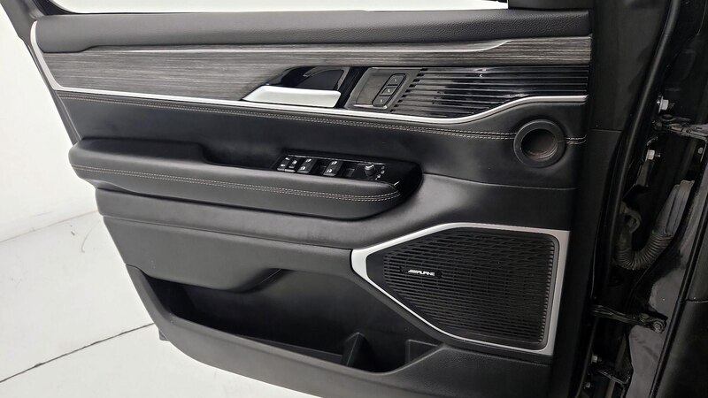 2022 Jeep Wagoneer Series II 12