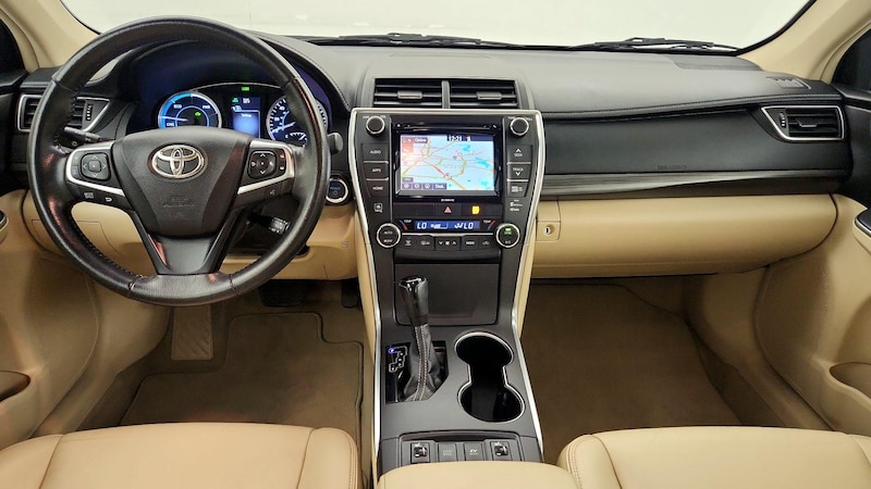 2016 Toyota Camry XLE 9