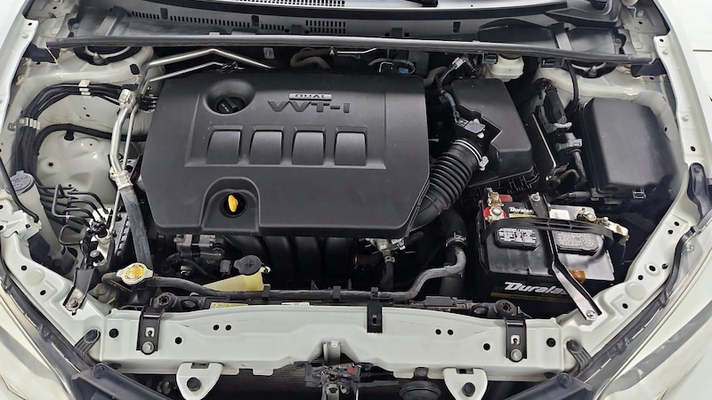 2014 Toyota Corolla LE 21