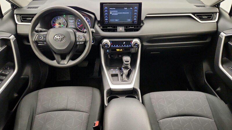 2019 Toyota RAV4 XLE 9