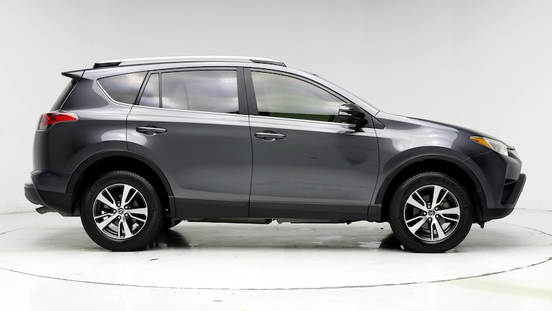 2018 Toyota RAV4 XLE 7