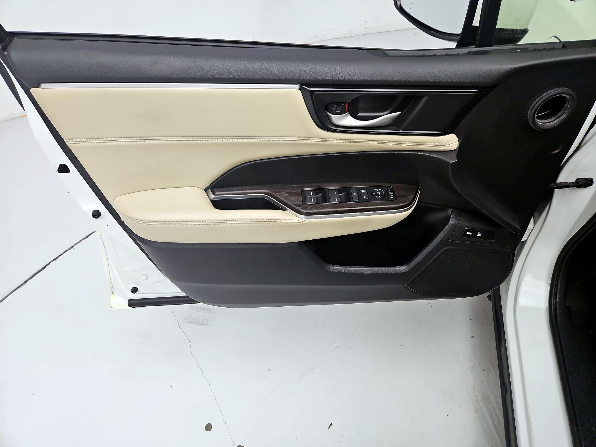 Thumbnail: 2018 Honda Clarity - 12