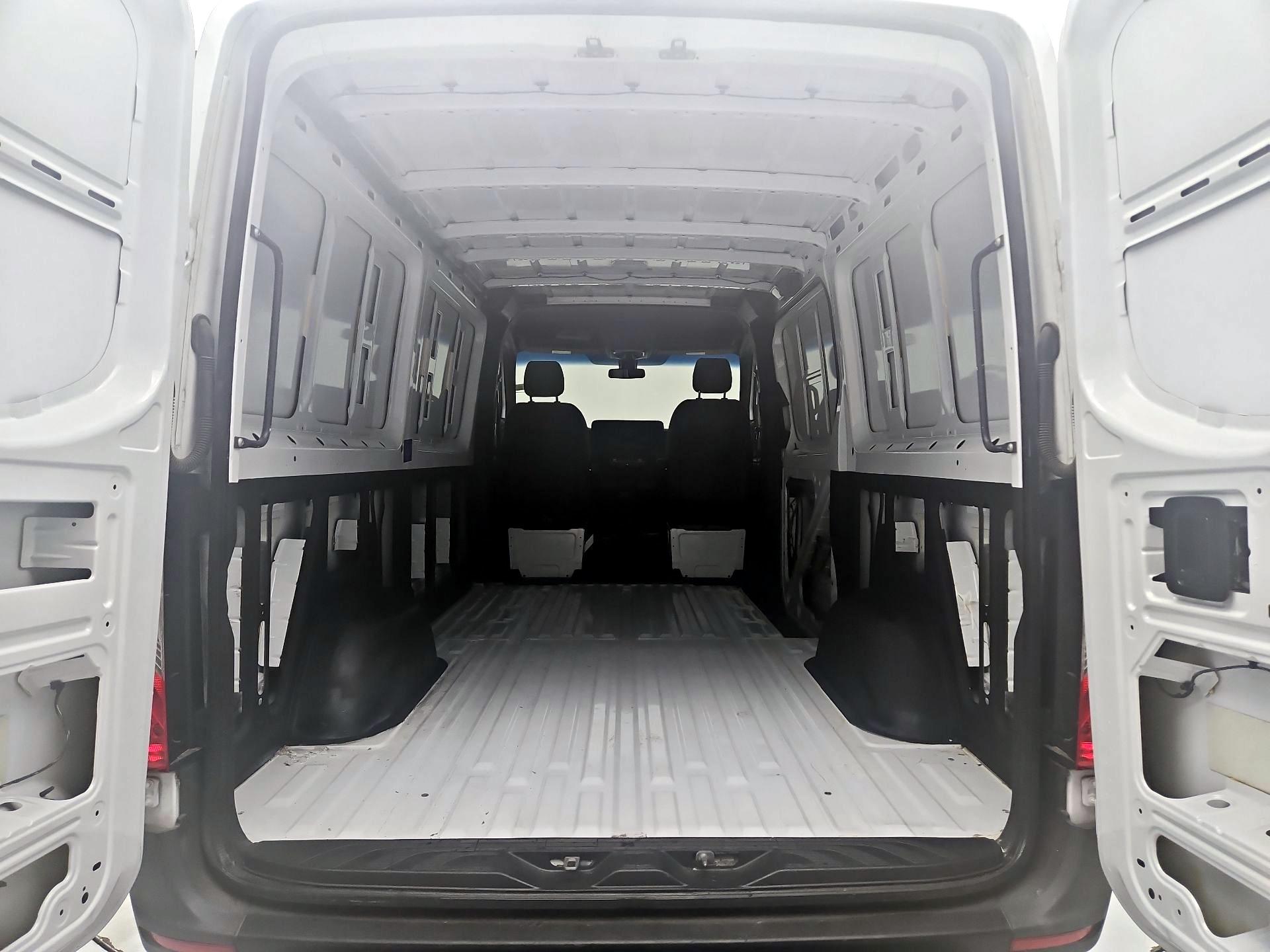 Thumbnail: 2021 Mercedes-Benz Sprinter - 18