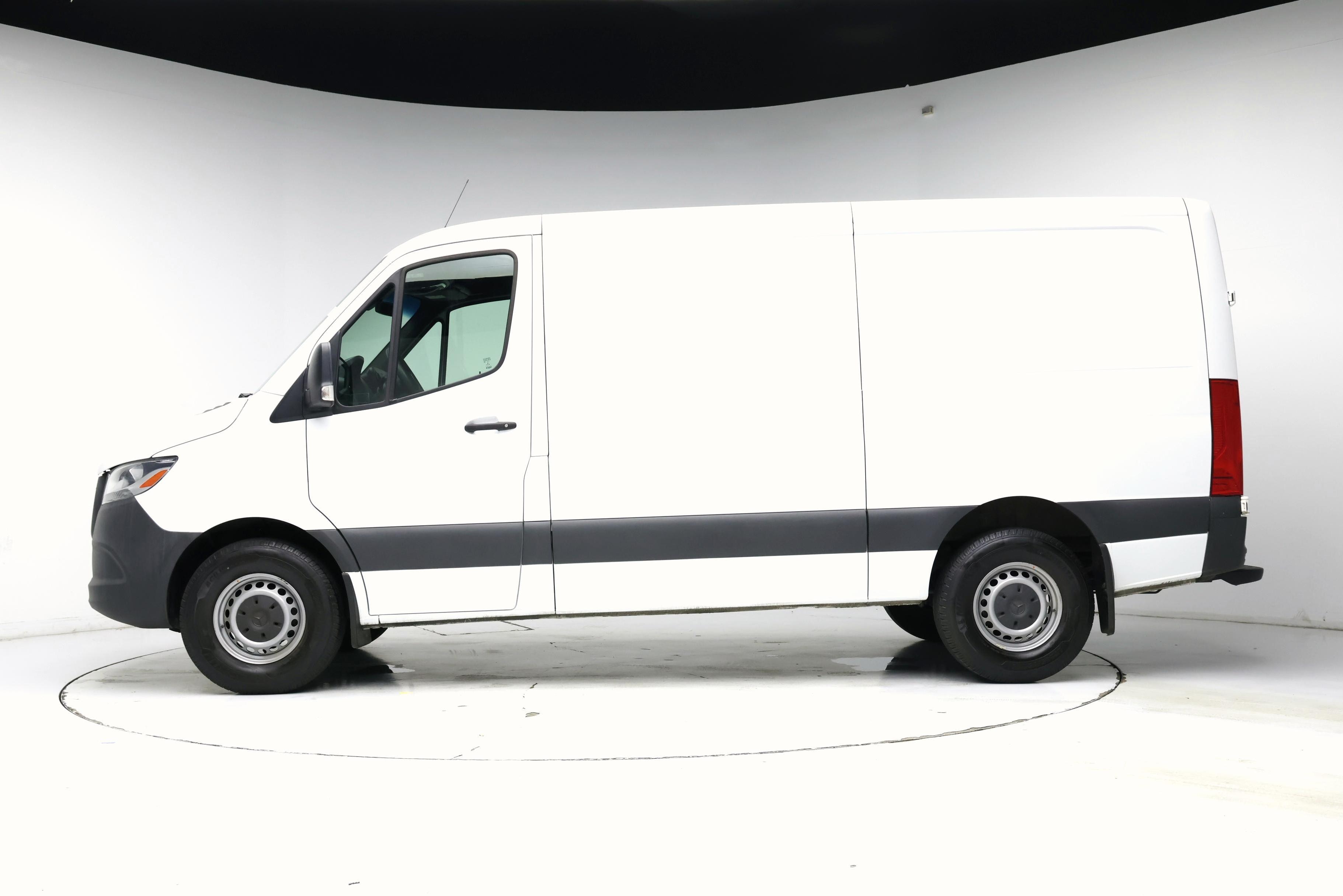 Thumbnail: 2021 Mercedes-Benz Sprinter - 3
