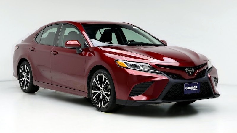 2018 Toyota Camry SE Hero Image