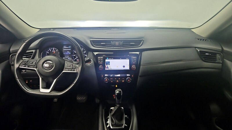 2017 Nissan Rogue SL 9