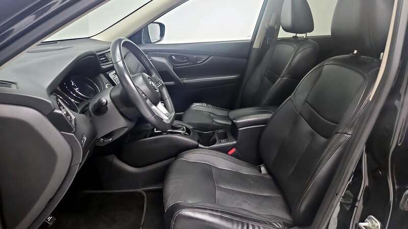 2017 Nissan Rogue SL 11