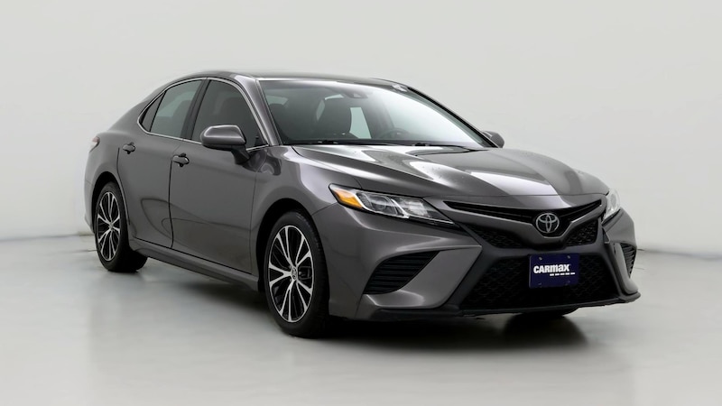 2020 Toyota Camry SE Hero Image