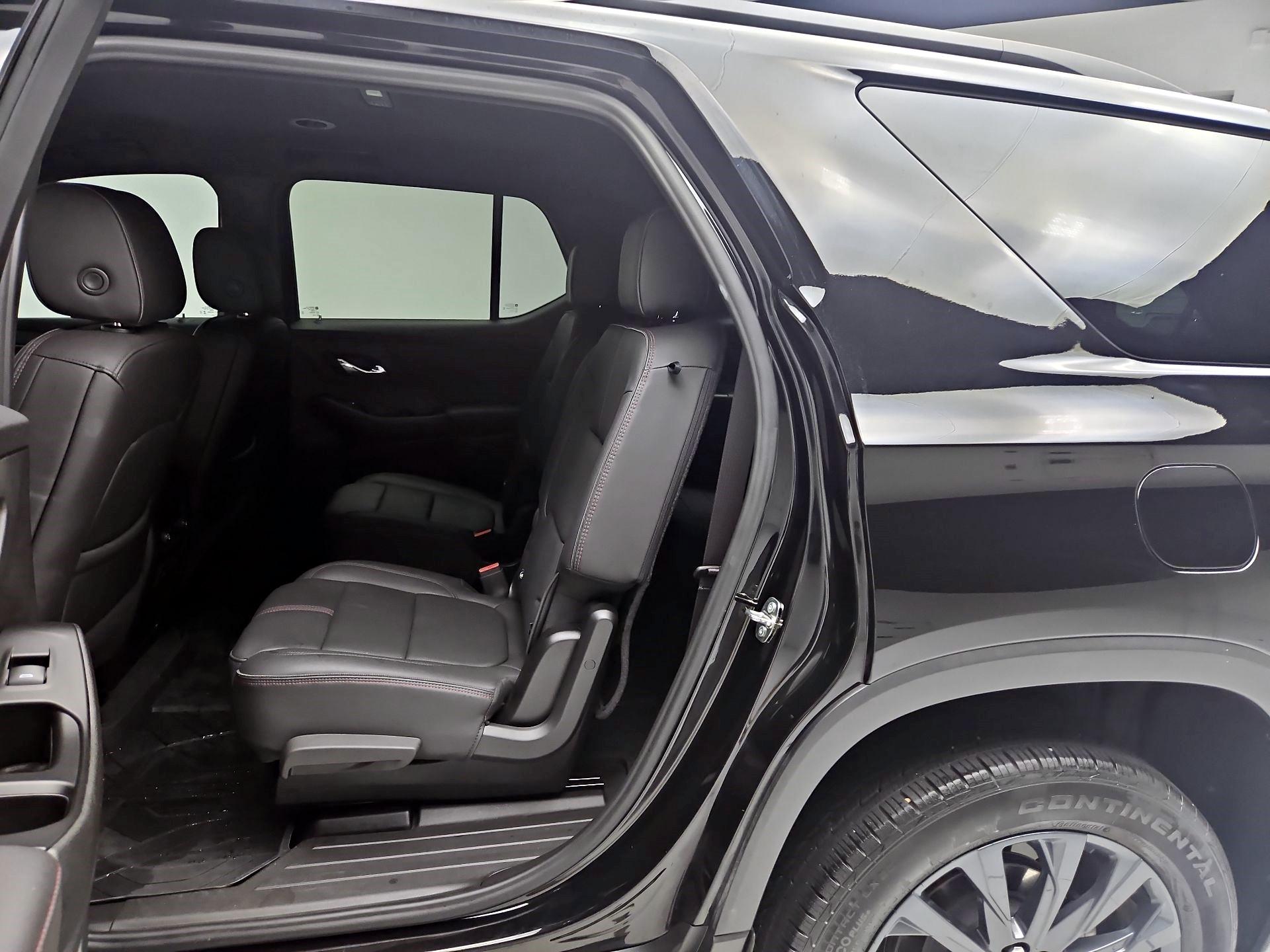 Thumbnail: 2023 Chevrolet Traverse - 19