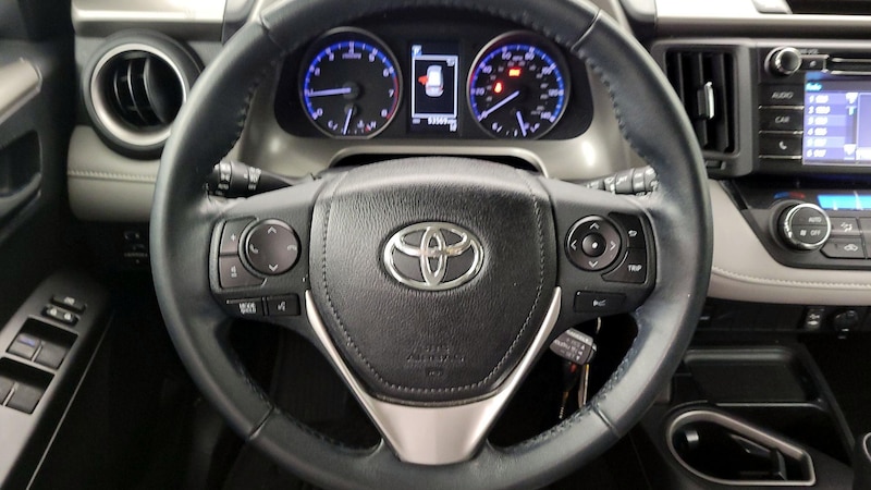 2018 Toyota RAV4 XLE 10