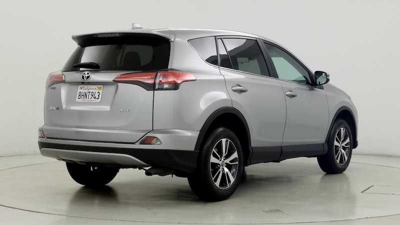 2018 Toyota RAV4 XLE 8