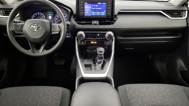 2019 Toyota RAV4 XLE 9