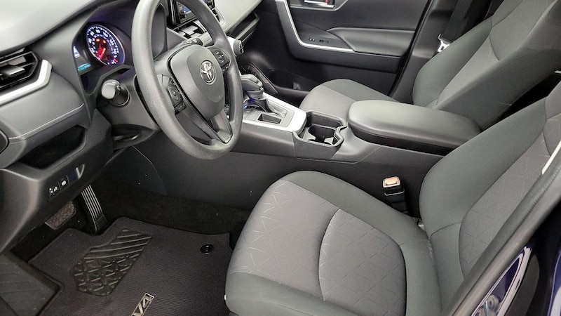 2019 Toyota RAV4 XLE 11