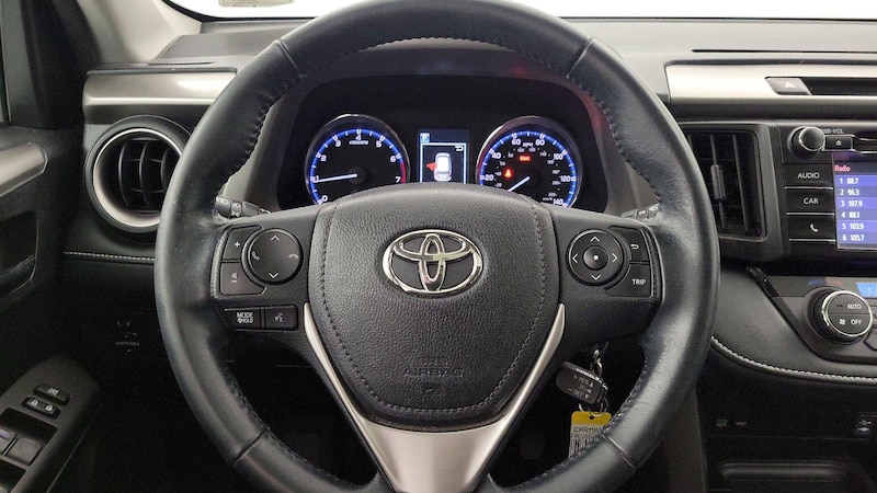 2016 Toyota RAV4 XLE 10