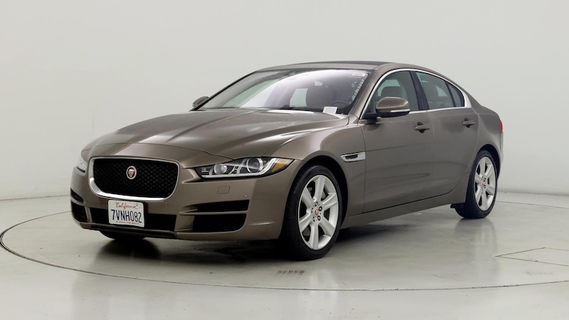 2017 Jaguar XE Prestige 4