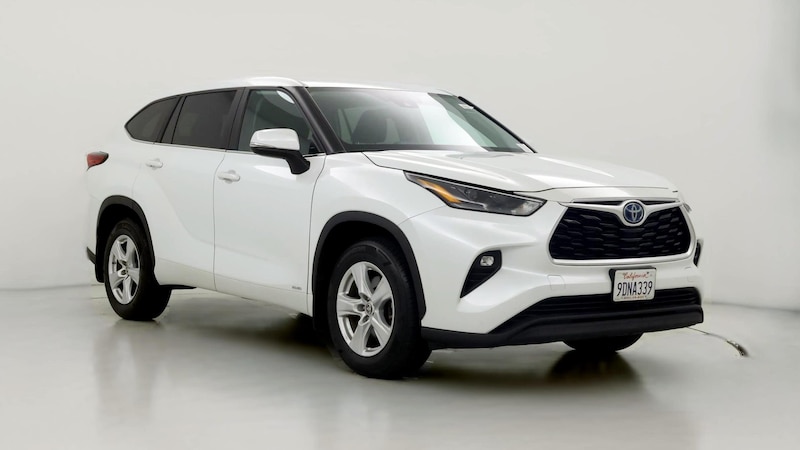 2023 Toyota Highlander LE Hero Image