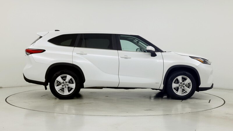 2023 Toyota Highlander LE 7