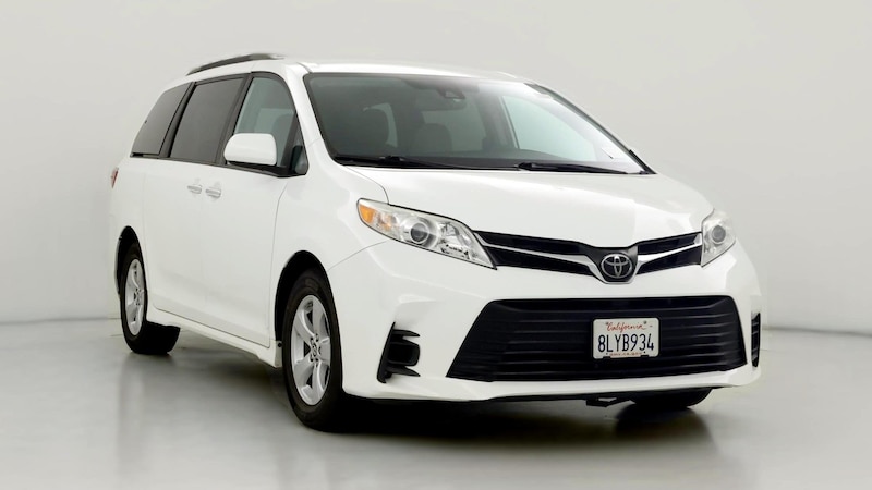 2020 Toyota Sienna LE Hero Image