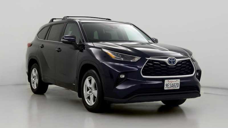 2023 Toyota Highlander LE Hero Image