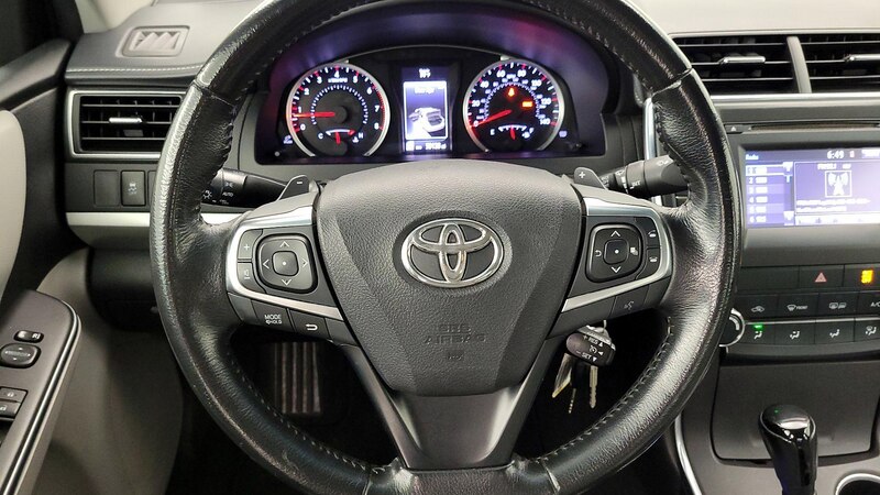 2015 Toyota Camry SE 10