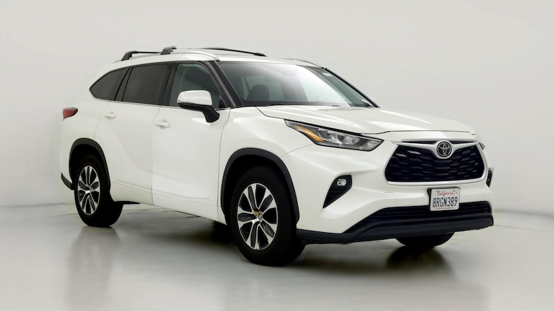 2020 Toyota Highlander XLE Hero Image