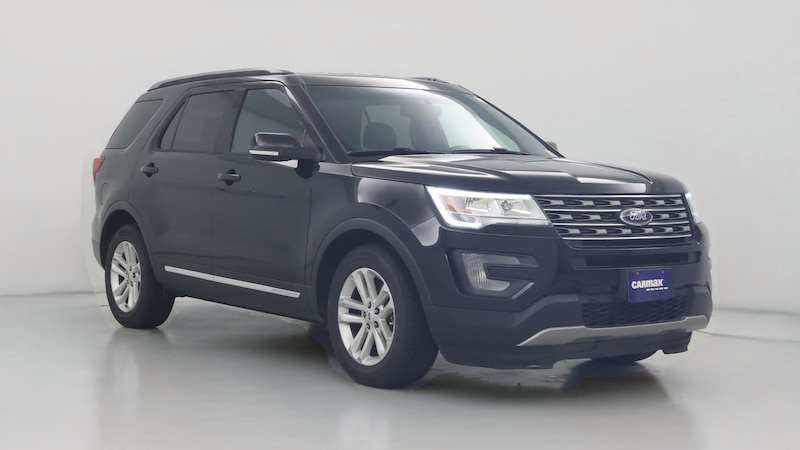 2017 Ford Explorer XLT Hero Image