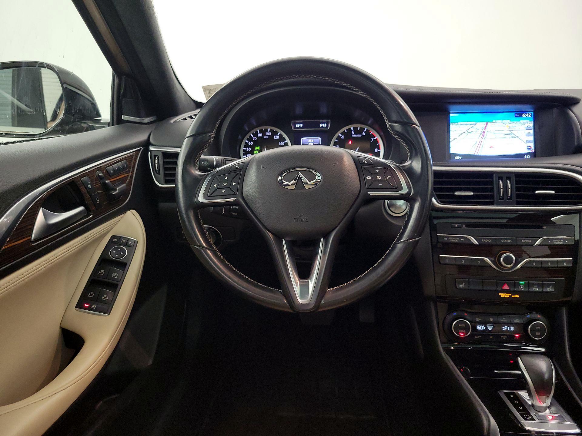 Thumbnail: 2017 INFINITI QX30 - 10