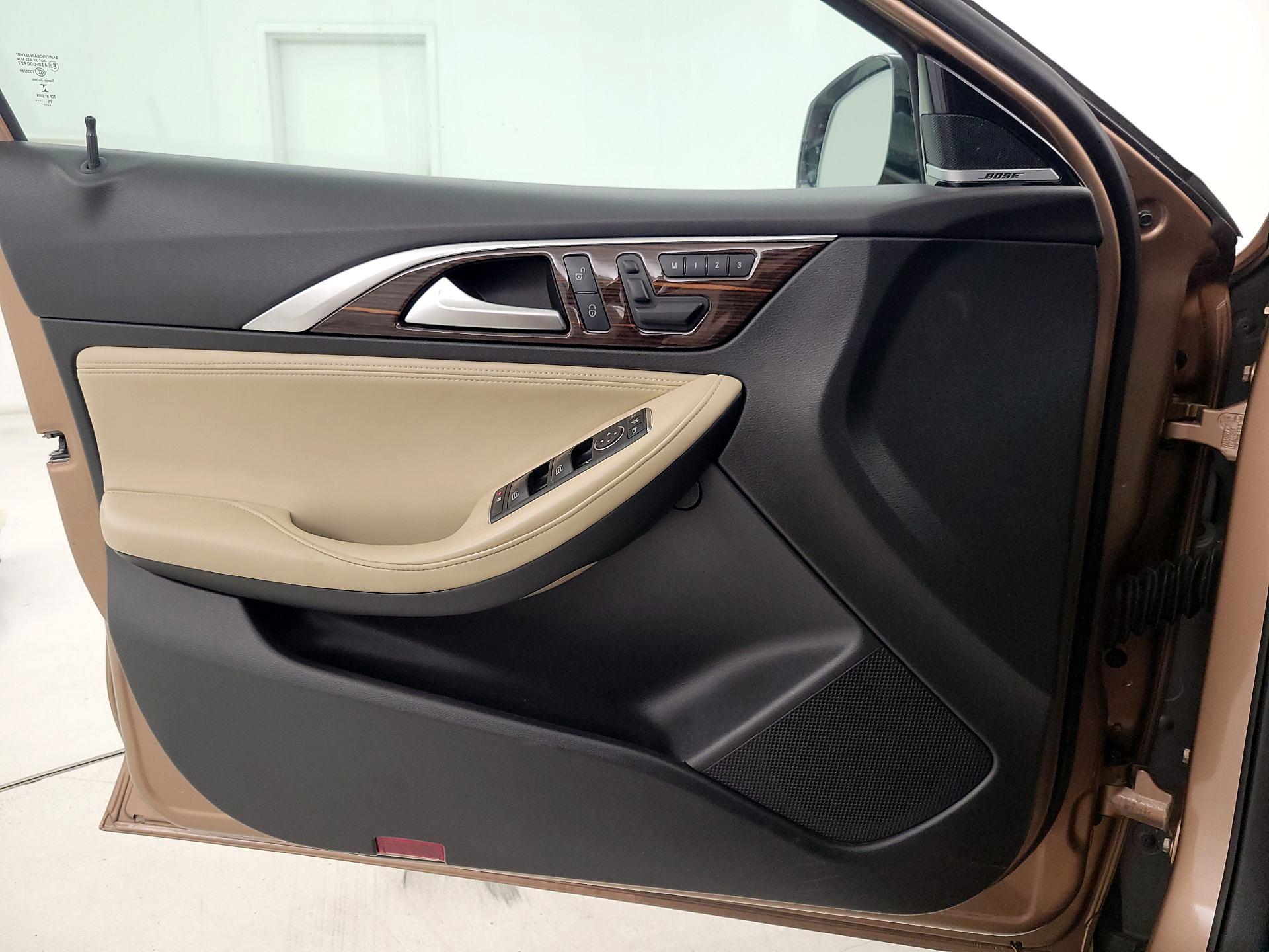 Thumbnail: 2017 INFINITI QX30 - 12