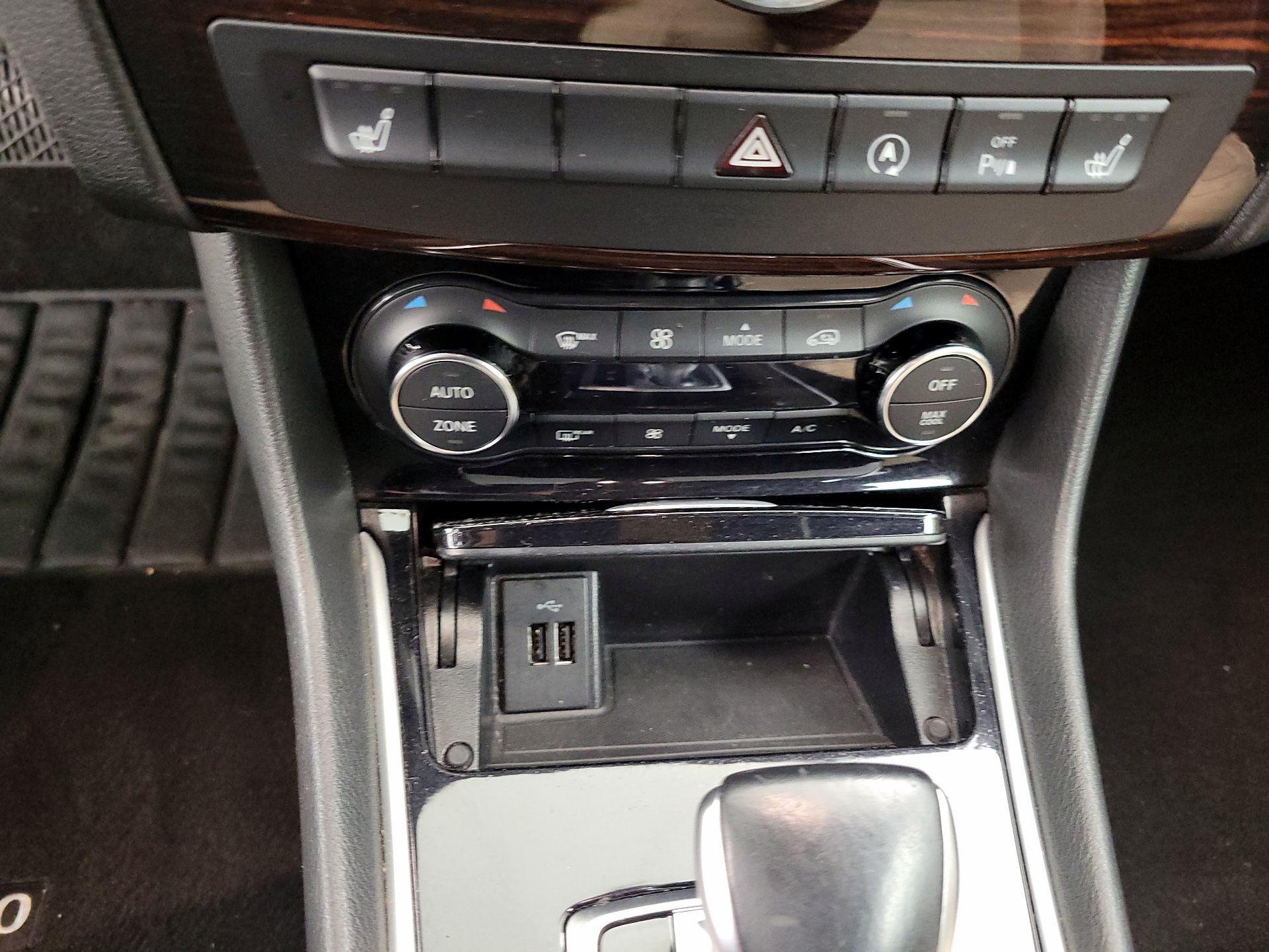 Thumbnail: 2017 INFINITI QX30 - 19