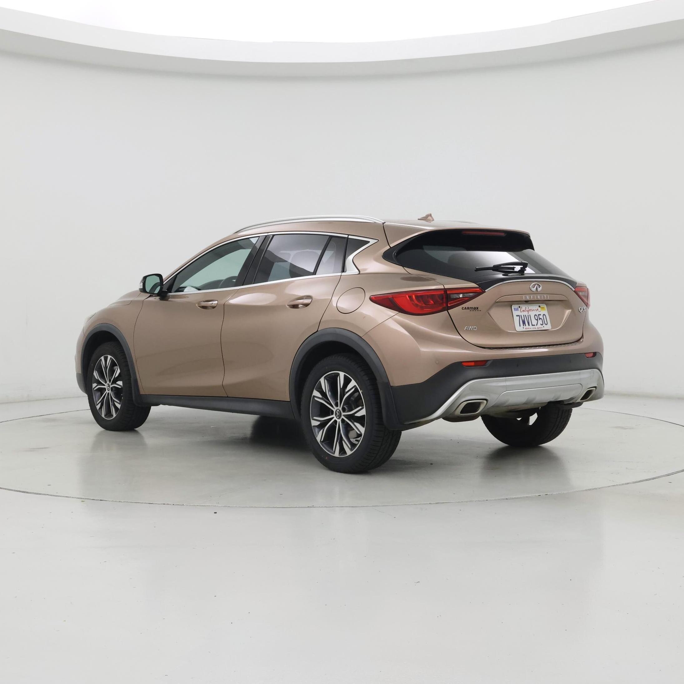 Thumbnail: 2017 INFINITI QX30 - 6