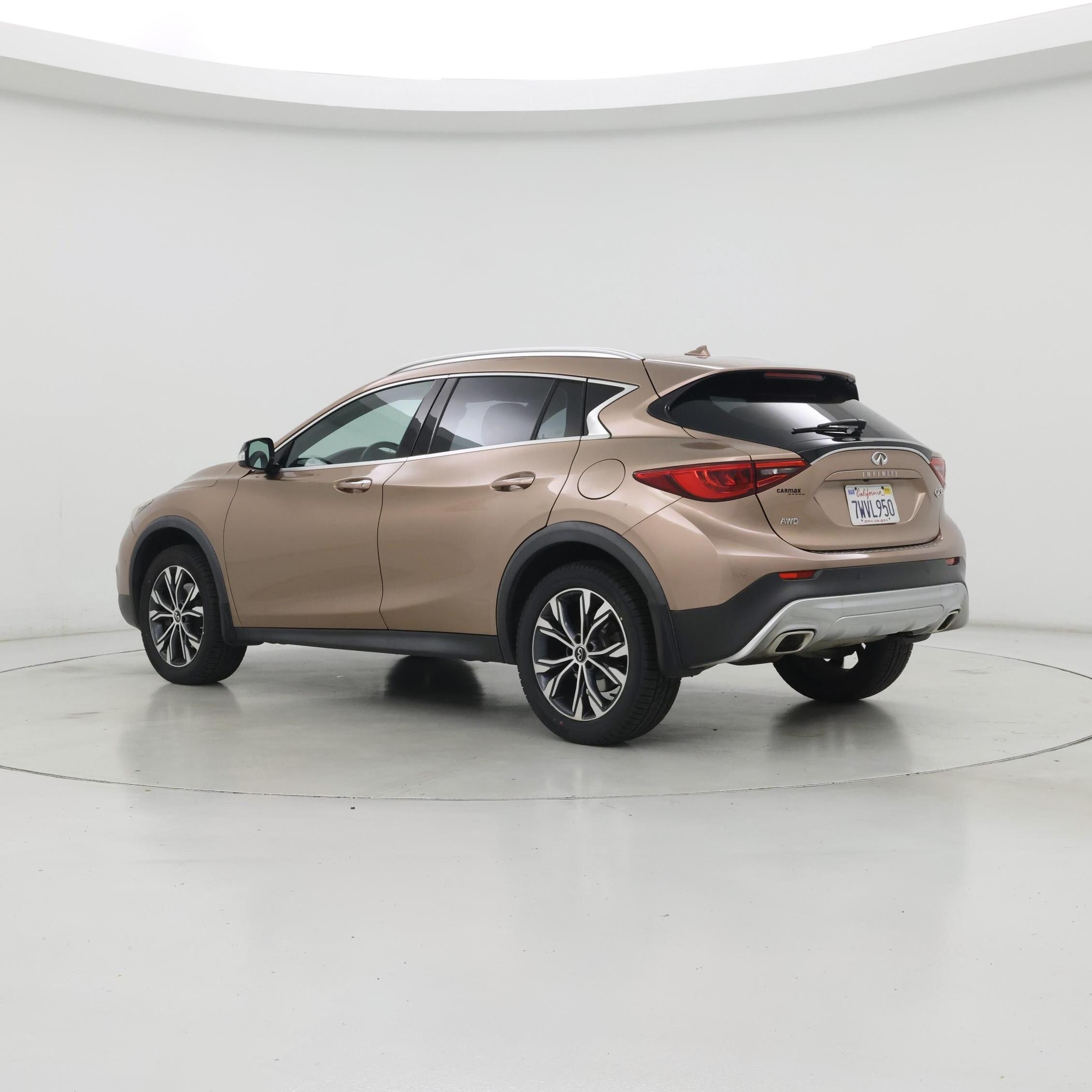 Thumbnail: 2017 INFINITI QX30 - 7