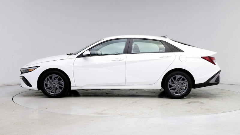 2024 Hyundai Elantra SEL 3