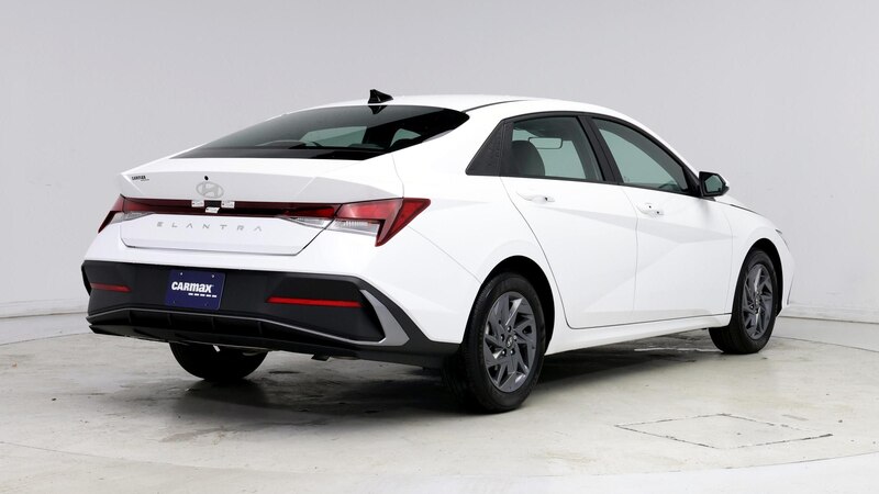 2024 Hyundai Elantra SEL 8