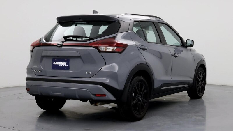 2023 Nissan Kicks SR 8