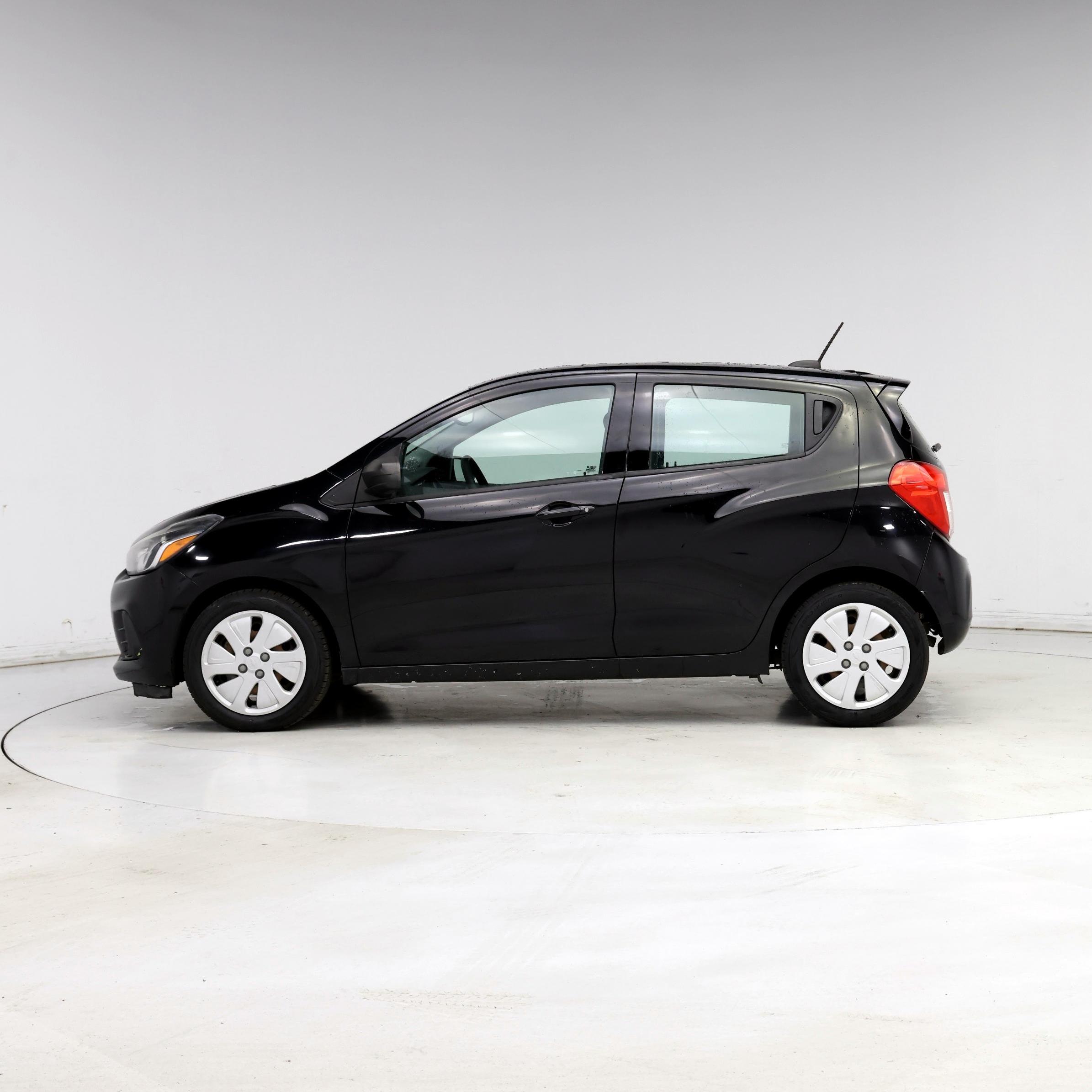 Thumbnail: 2017 Chevrolet Spark - 3