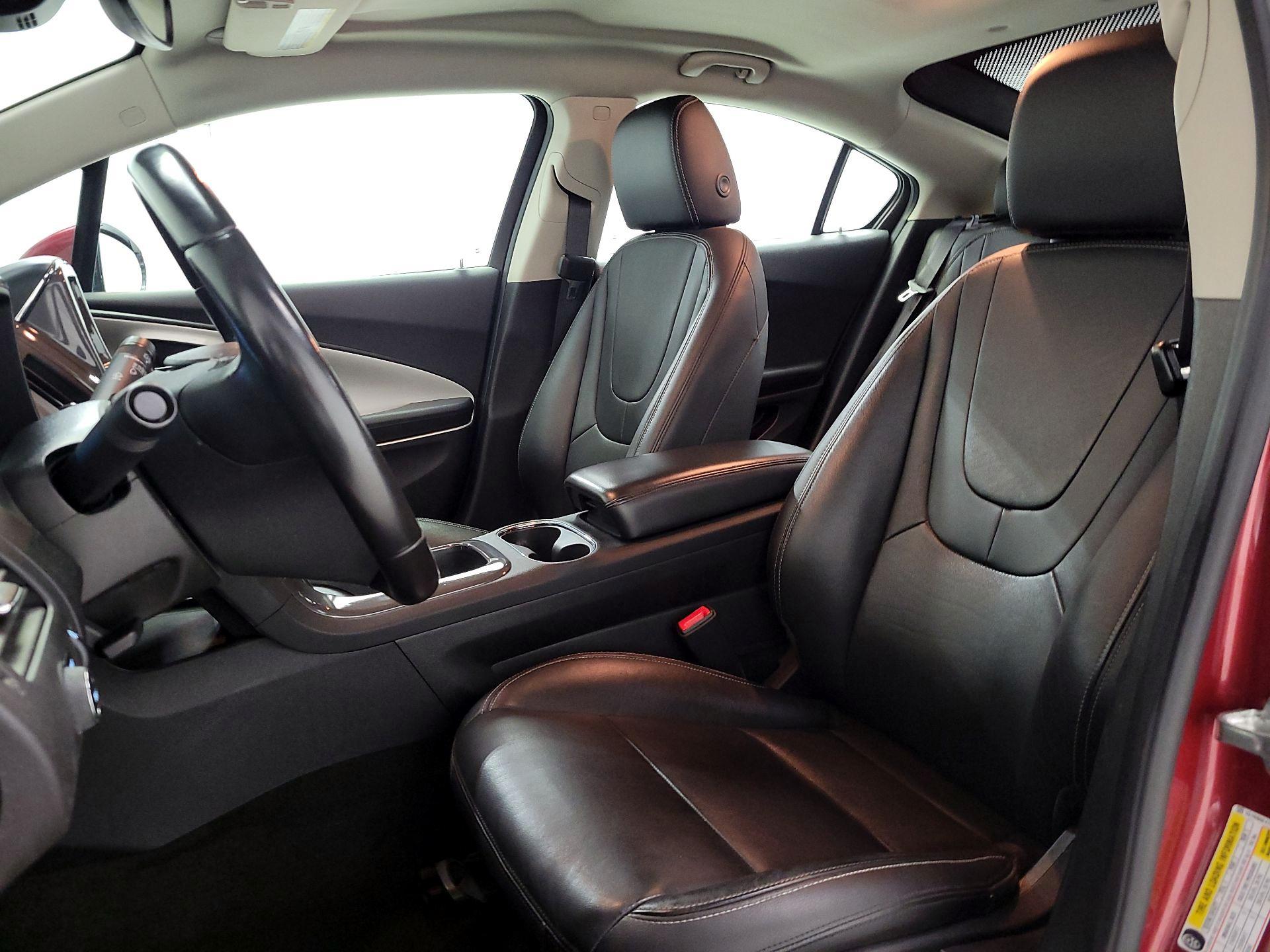 Thumbnail: 2015 Chevrolet Volt - 11