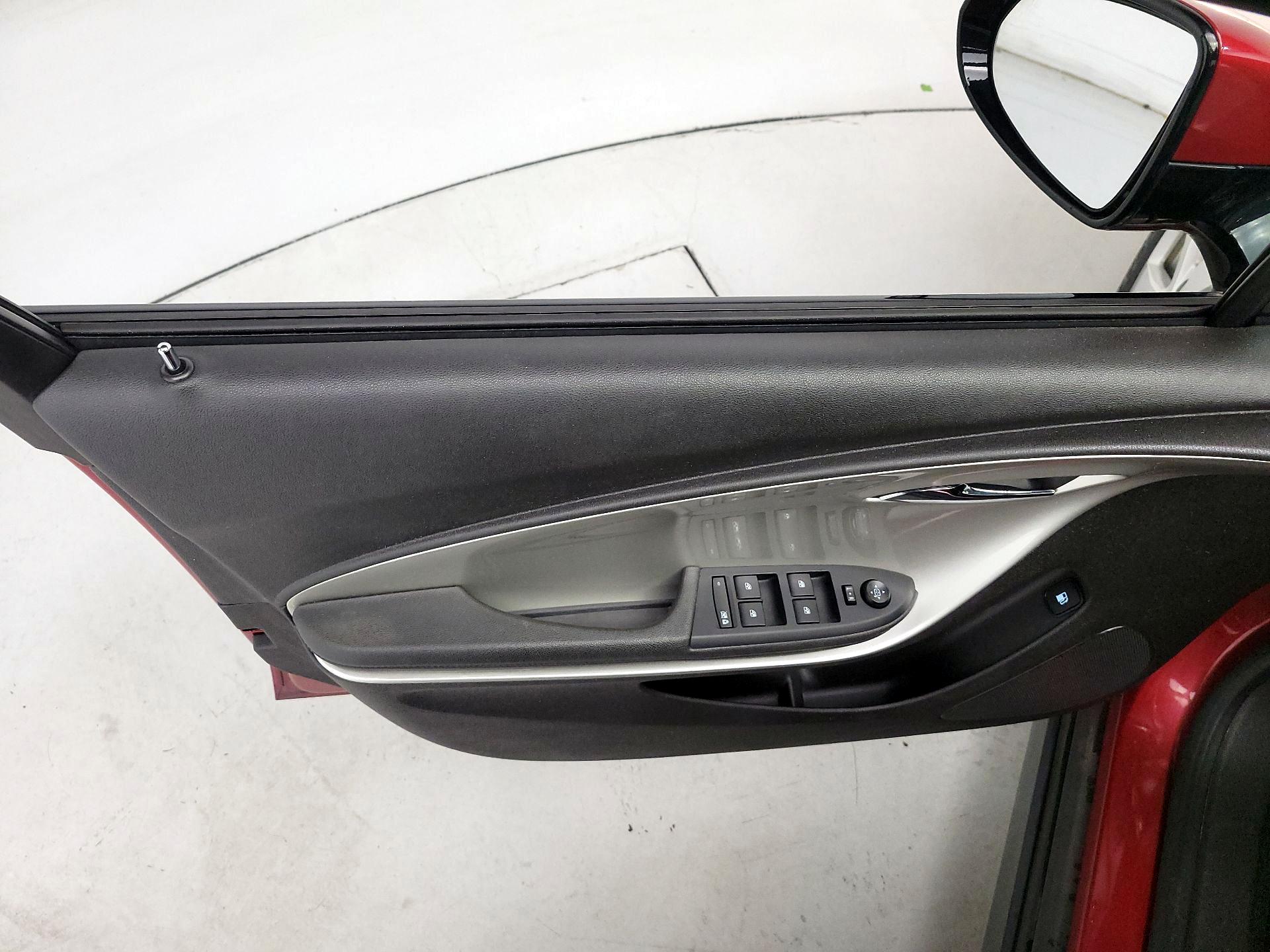 Thumbnail: 2015 Chevrolet Volt - 12