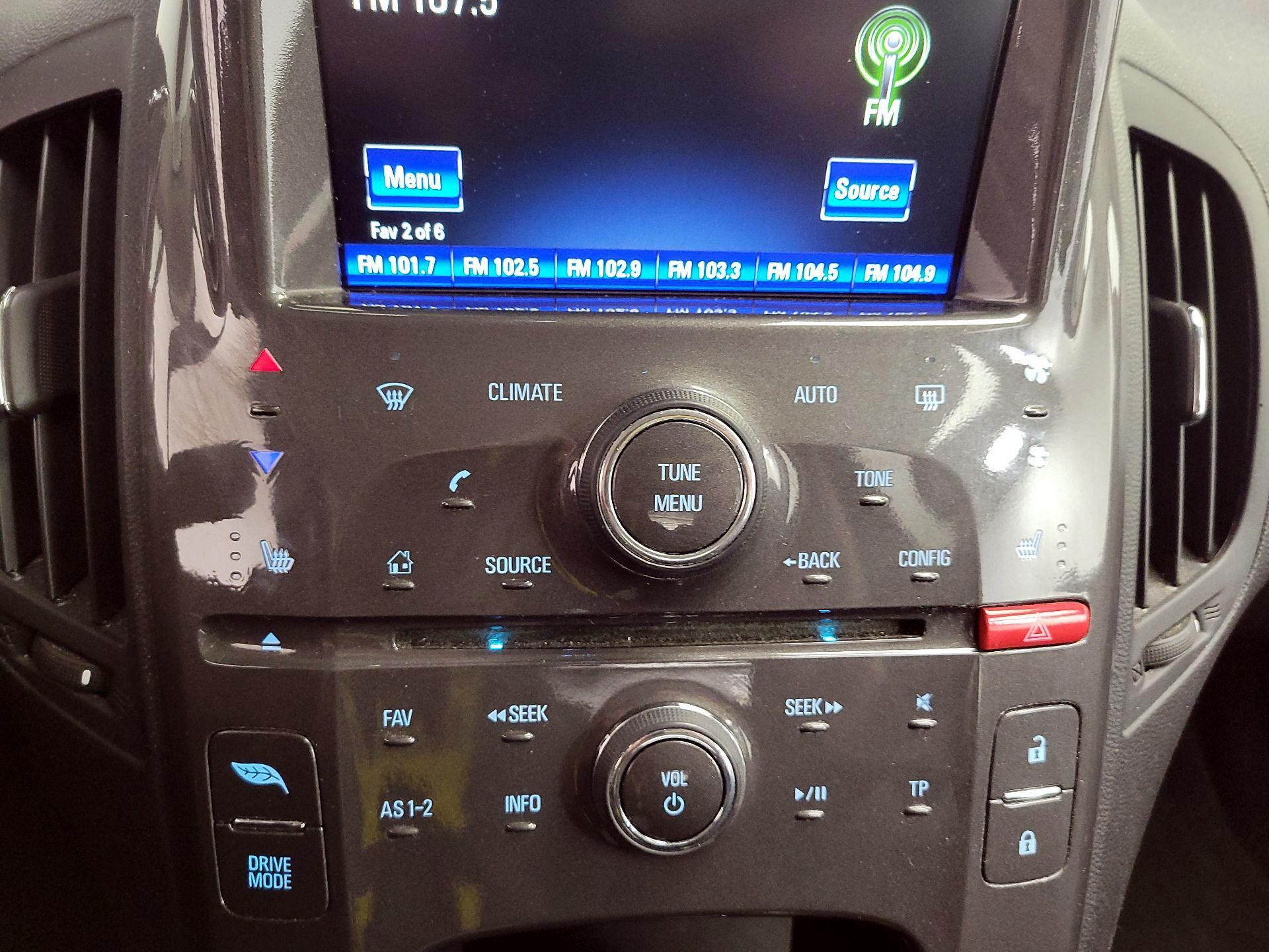 Thumbnail: 2015 Chevrolet Volt - 16