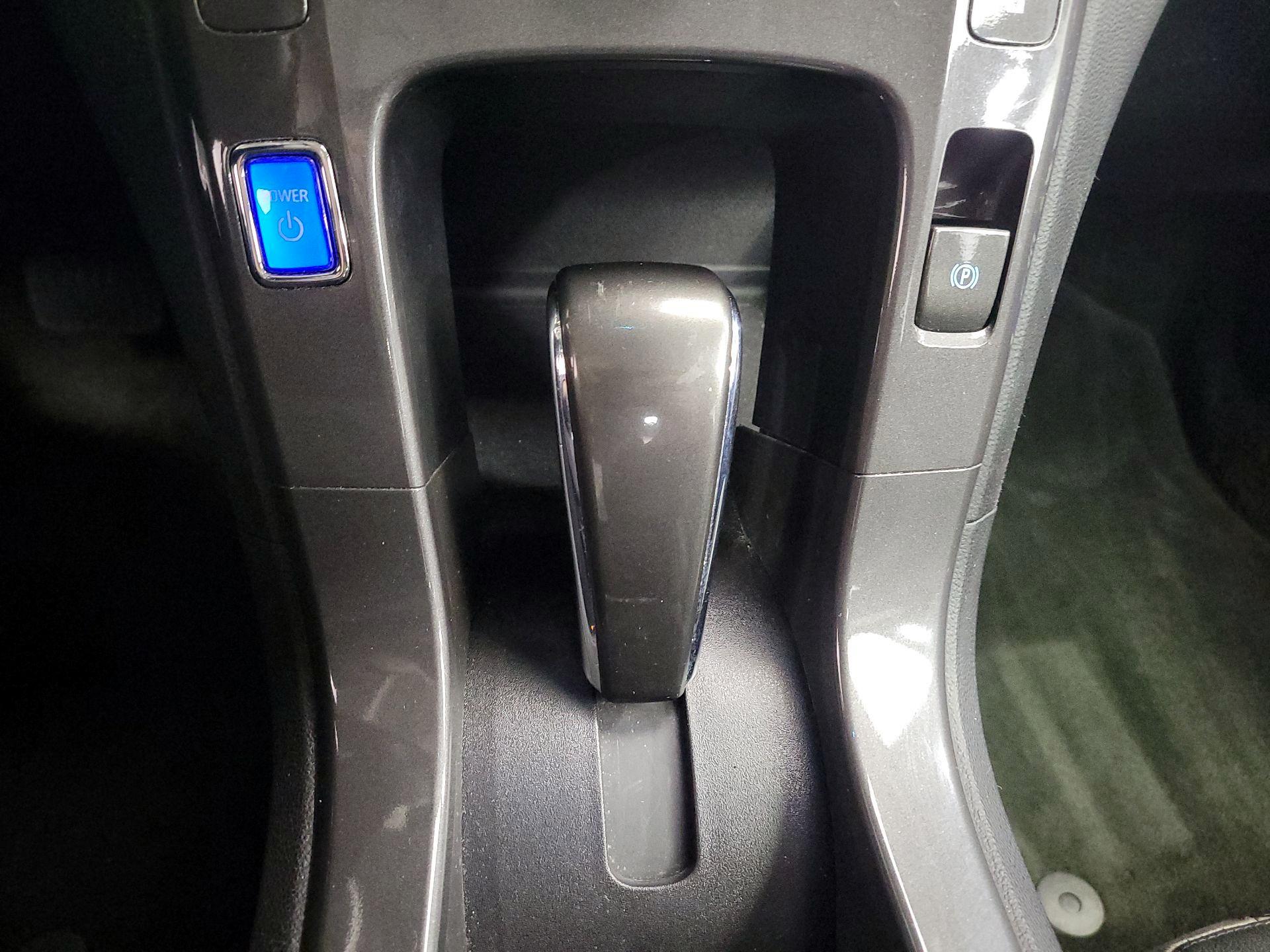 Thumbnail: 2015 Chevrolet Volt - 17