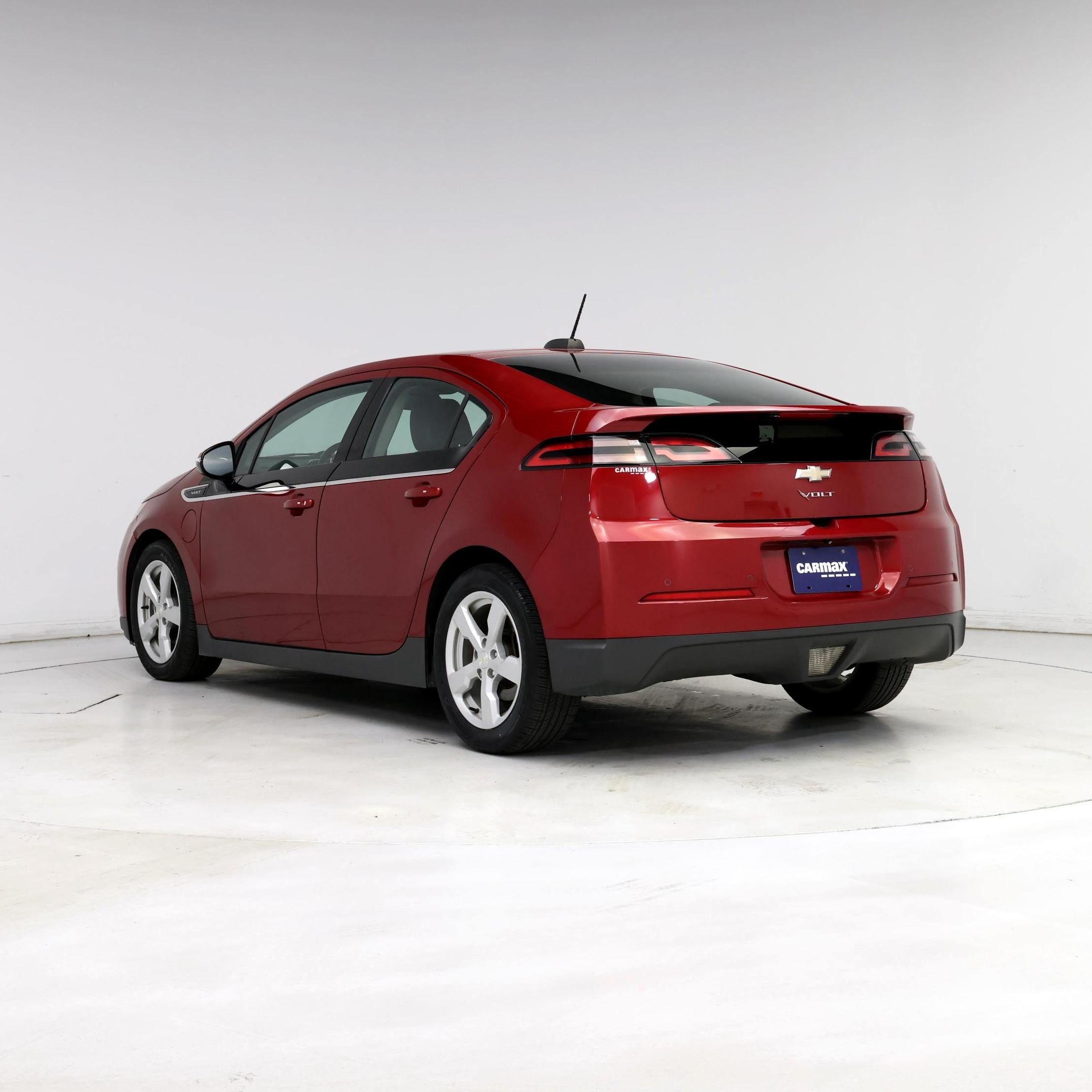 Thumbnail: 2015 Chevrolet Volt - 2
