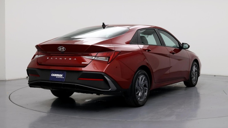 2024 Hyundai Elantra Blue 8