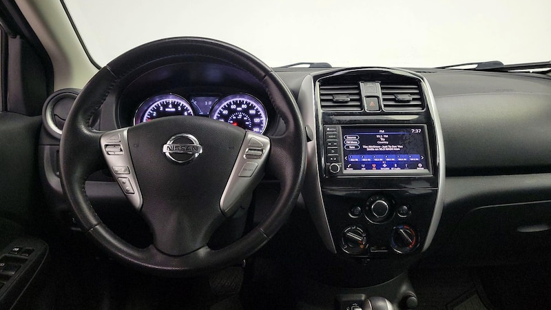 2019 Nissan Versa SV 9