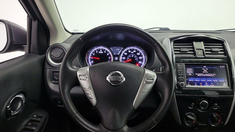 2019 Nissan Versa SV 10