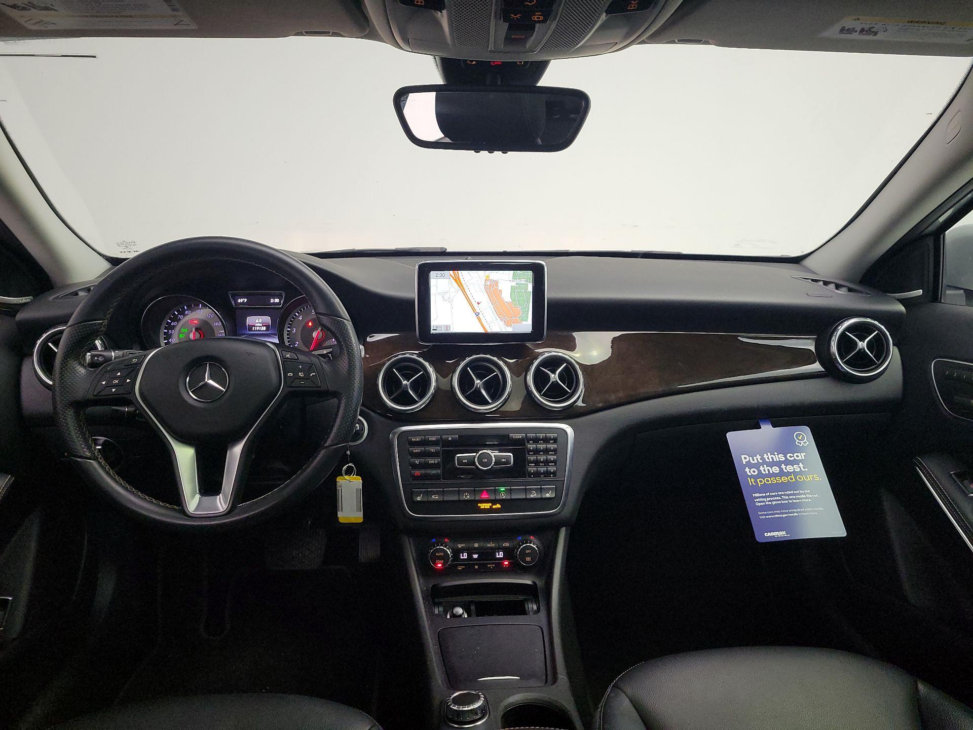 Thumbnail: 2015 Mercedes-Benz GLA - 9