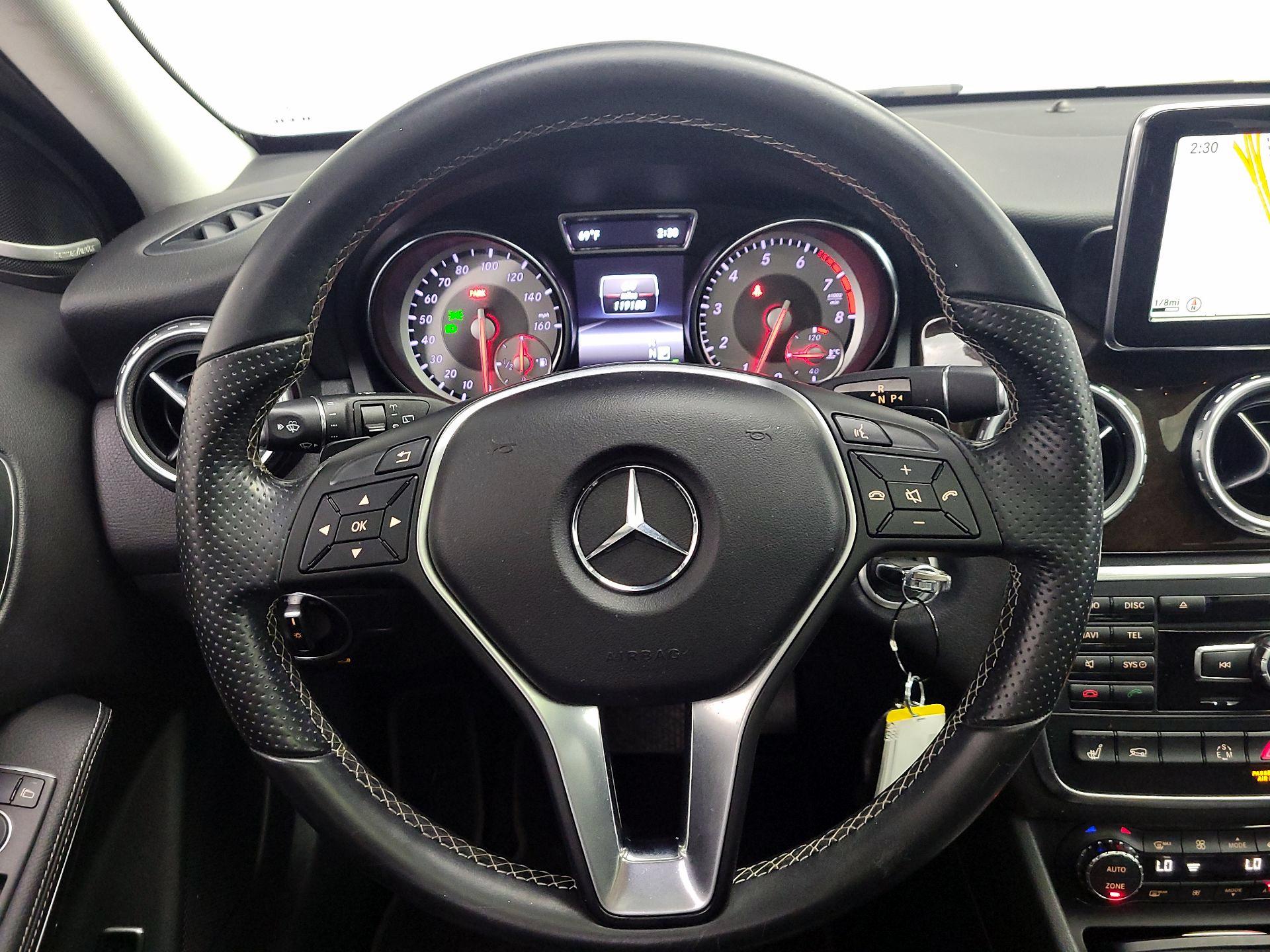 Thumbnail: 2015 Mercedes-Benz GLA - 10