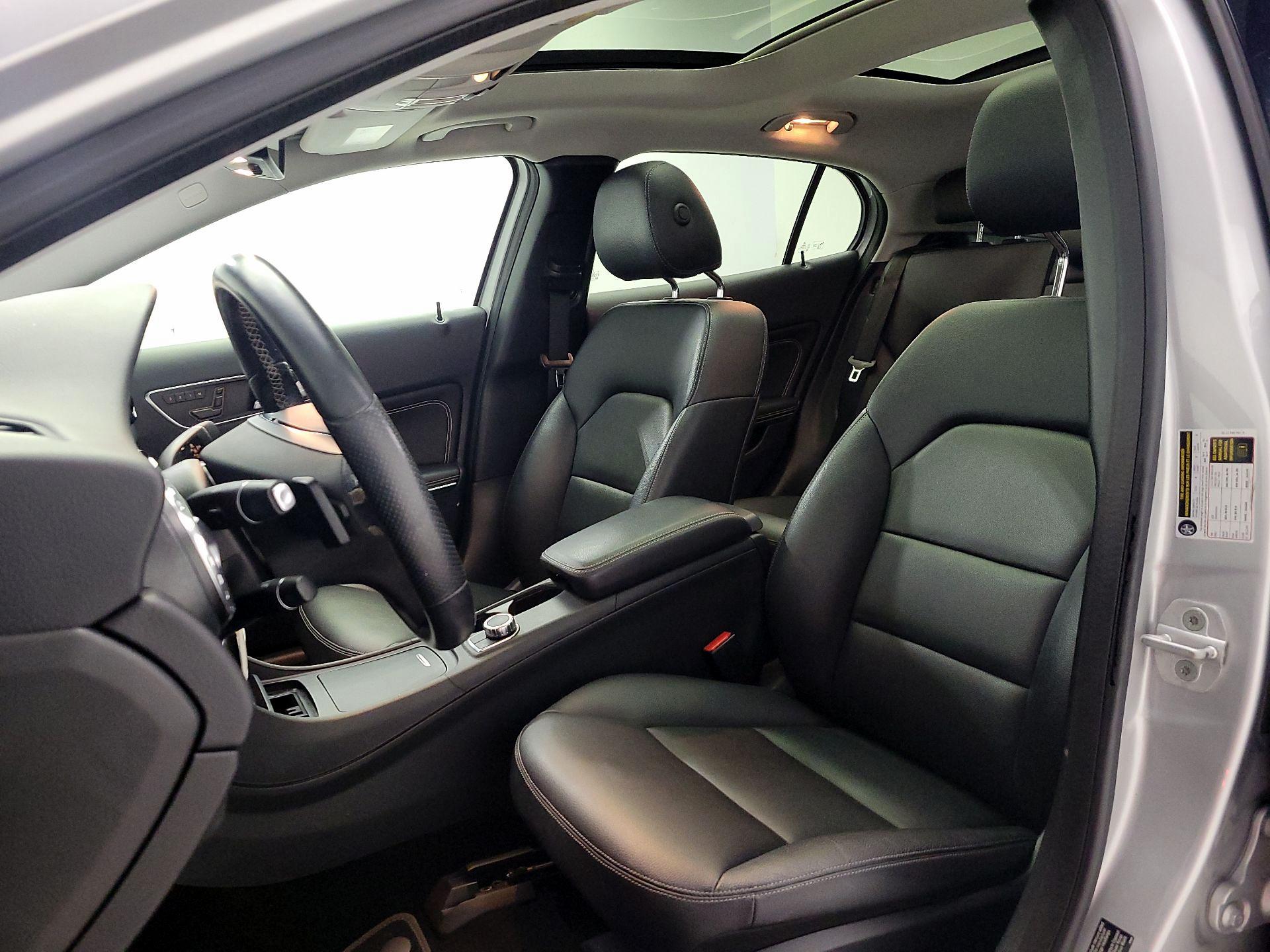 Thumbnail: 2015 Mercedes-Benz GLA - 11