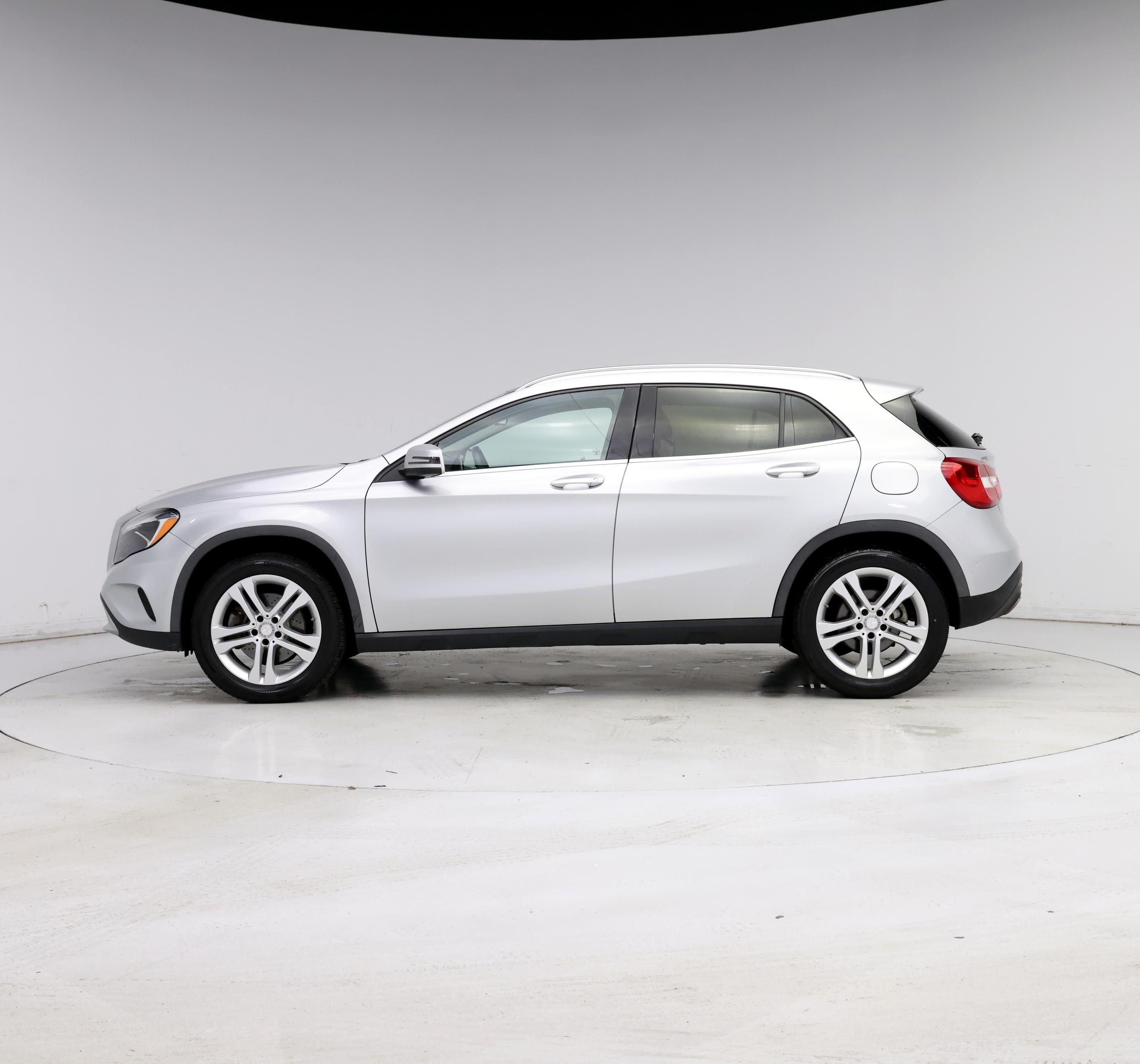 Thumbnail: 2015 Mercedes-Benz GLA - 3