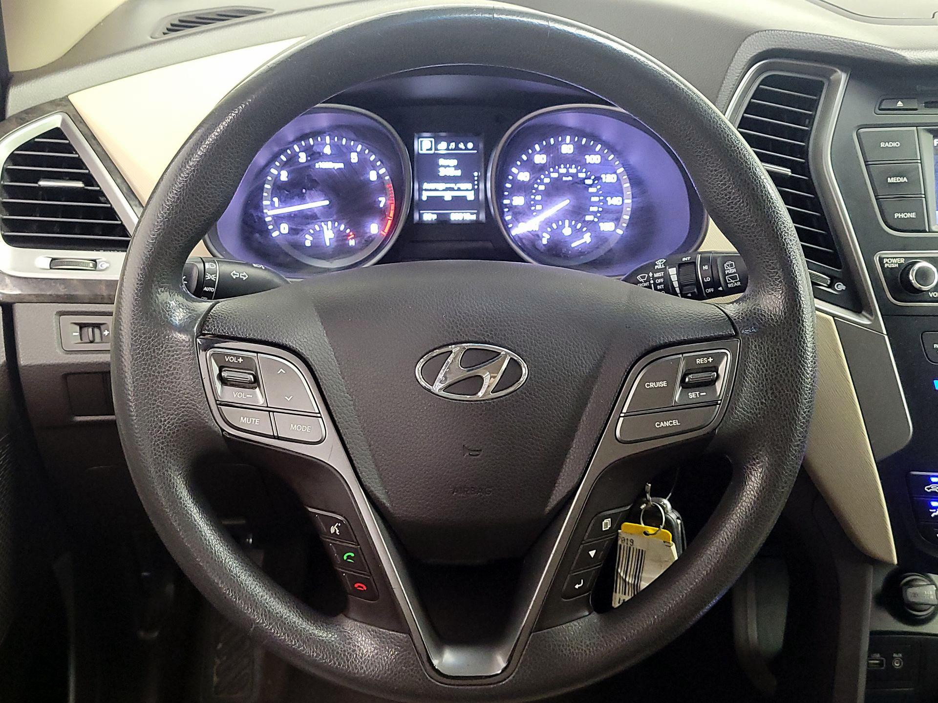 Thumbnail: 2018 Hyundai Santa Fe - 10