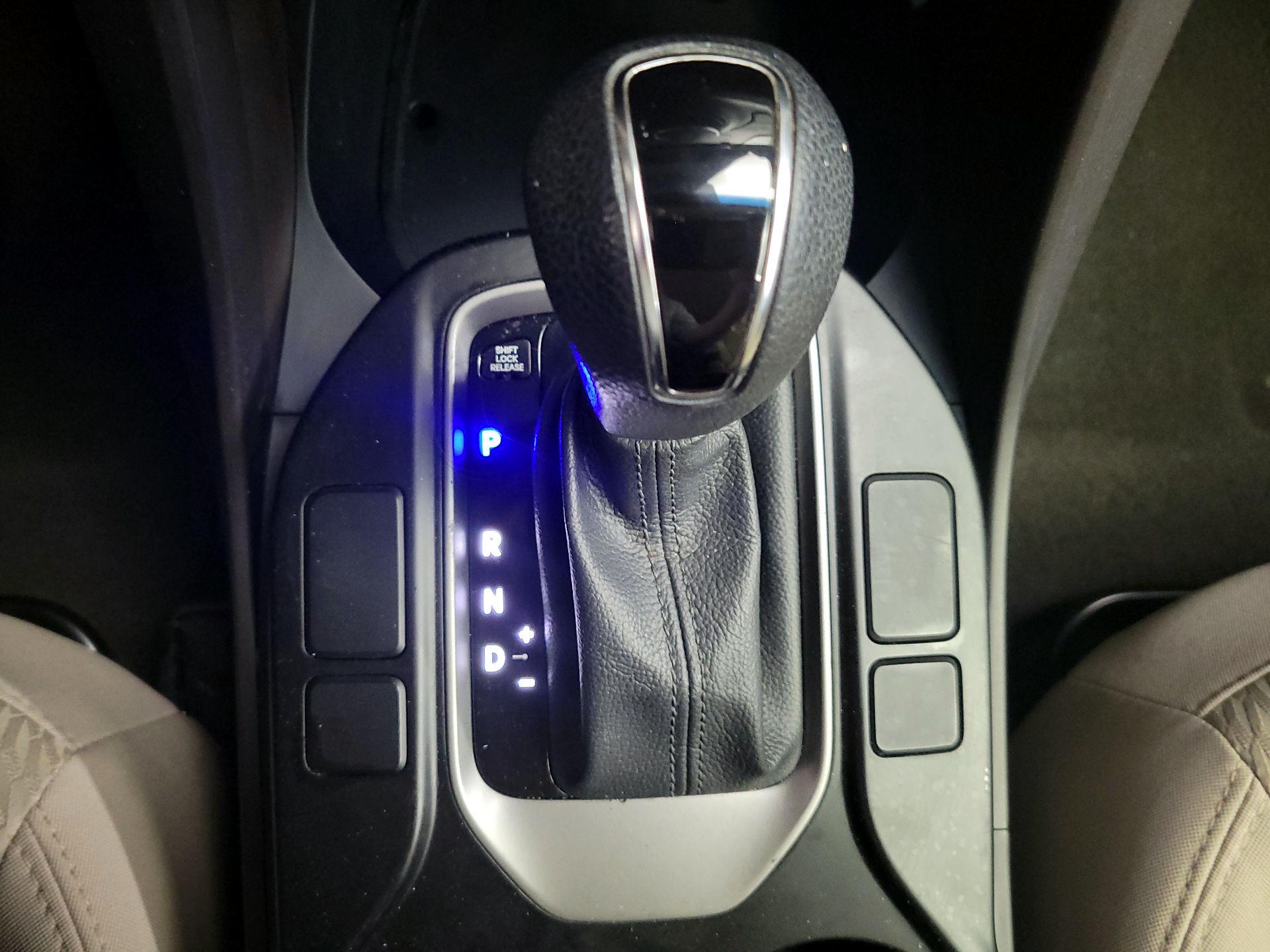 Thumbnail: 2018 Hyundai Santa Fe - 17