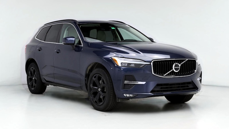 2022 Volvo XC60 B5 Momentum Hero Image